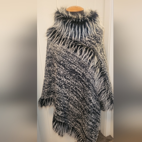 Papillon Blanc Sweaters - Papillon Black and White Furry Poncho